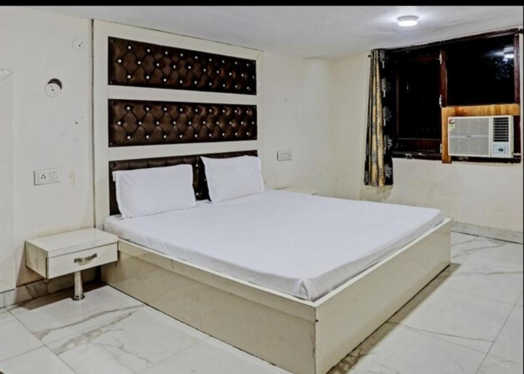 Mishra Residency Hotel Amritsar Ngoại thất bức ảnh